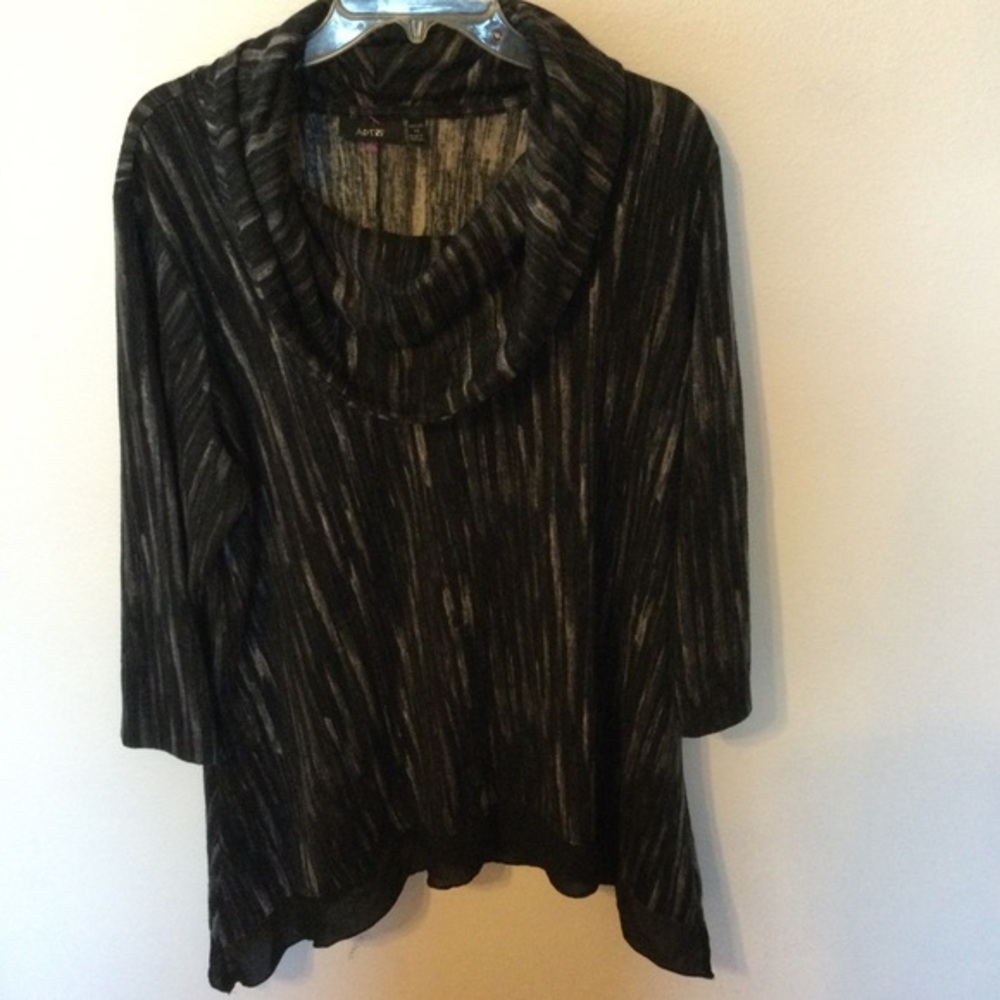 Apt. 9 Black and Gray Cowl Neck Longer Top Soft Casual Size Woman 1X